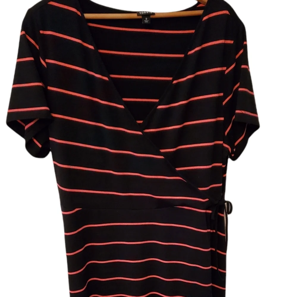 Torrid Wrap Dress Black with Hot Pink Stripes Size 3 - Picture 4 of 5
